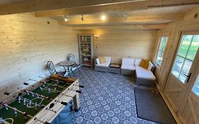 Sage Shepherds Hut Boundary Farm, Framlingham